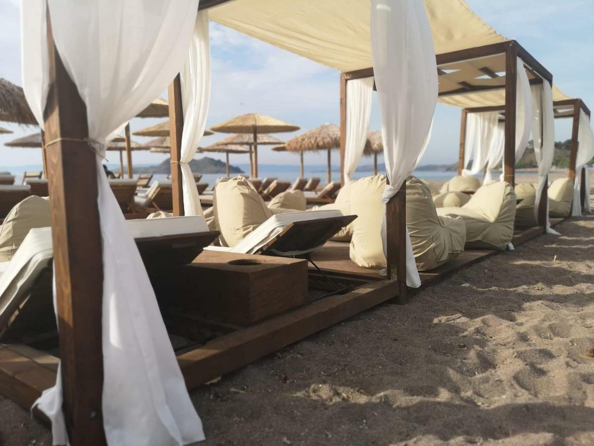 The Coast Aparthotel Анаксос Екстериор снимка